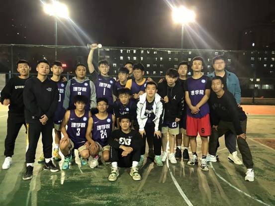 20211022 米兰官网喜获ac米兰官方网站第十二届“迎新杯”篮球赛亚军 (2)